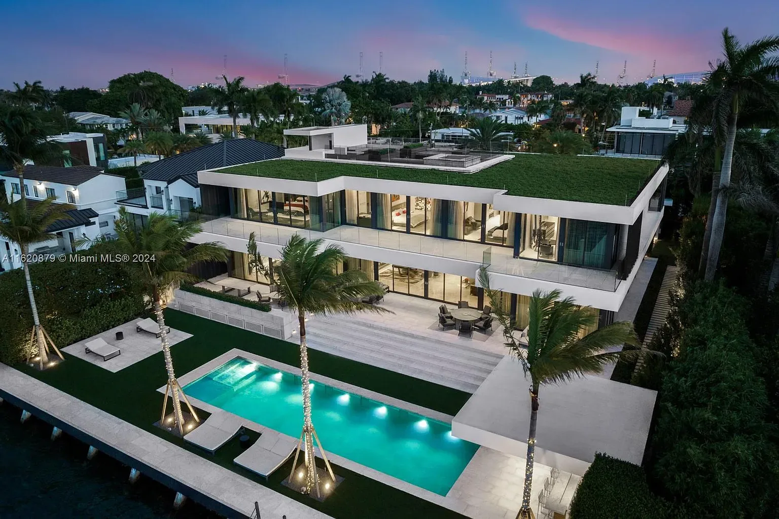 Villa Naomi